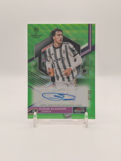 2022-23 TOPPS FINEST UEFA CLUB COMPETITIONS DUŠAN VLAHOVIĆ JUVENTUS AUTO 62/99
