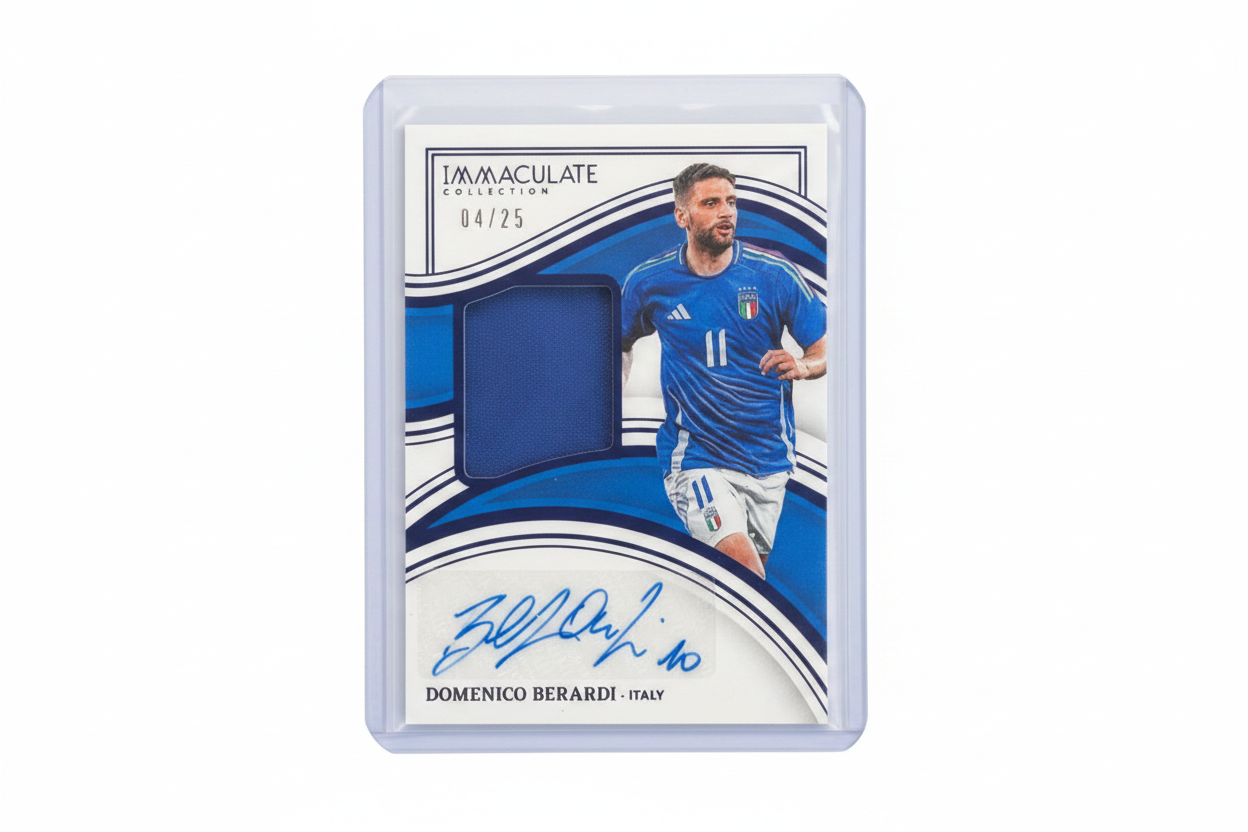 Domenico Berardi 2023-24 Panini Immaculate Collection Soccer Memorabilia Auto MA-DB 04/25 Italia - Fronte