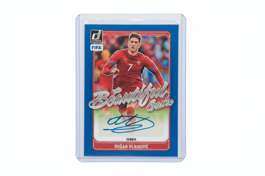 Dušan Vlahović 2024-25 Panini Donruss FIFA Soccer The Beautiful Game Prizm Blue Auto BG-DV 88/99 Serbia - Fronte