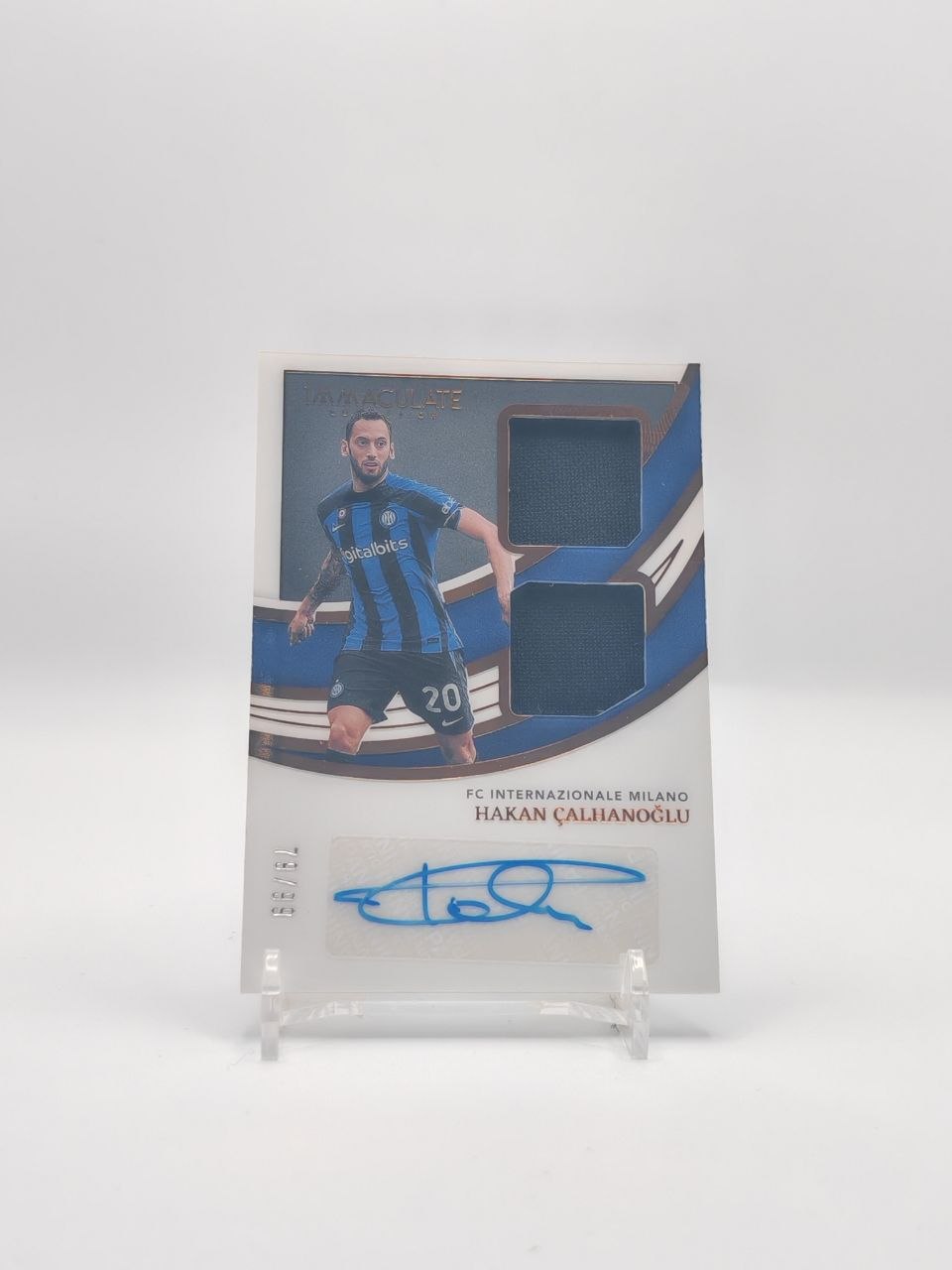 Hakan Çalhanoğlu Panini Immaculate Dual Swatch Auto Relic 79/99, fronte