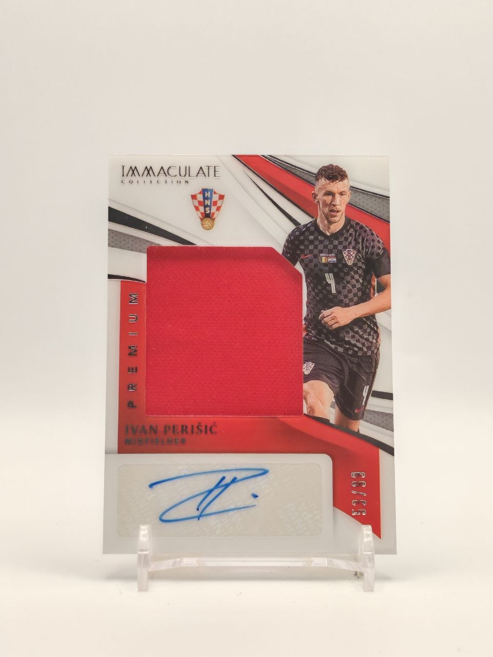 Fronte card Ivan Perišić Panini Immaculate Premium con tessuto e autografo 53/99
