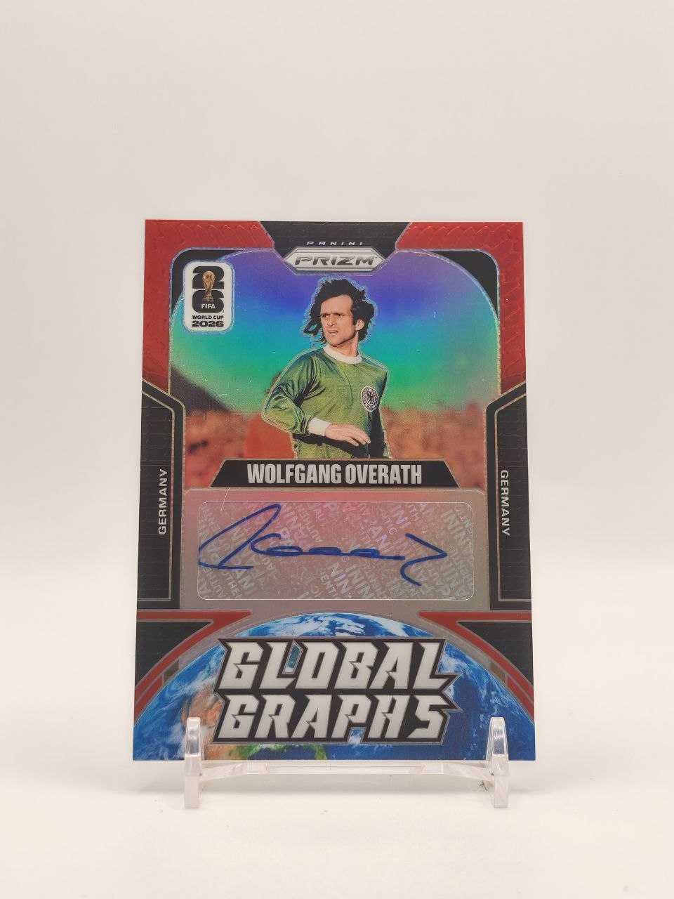 Fronte card Wolfgang Overath Panini Prizm FIFA World Cup 2026 Global Graphs autografata
