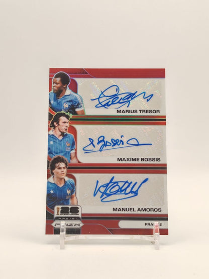 Fronte Panini Prizm triplo autografo Marius Trésor Maxime Bossis Manuel Amoros