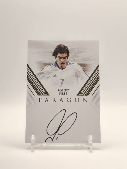 Fronte Robert Pires Futera Platinum Paragon autografata