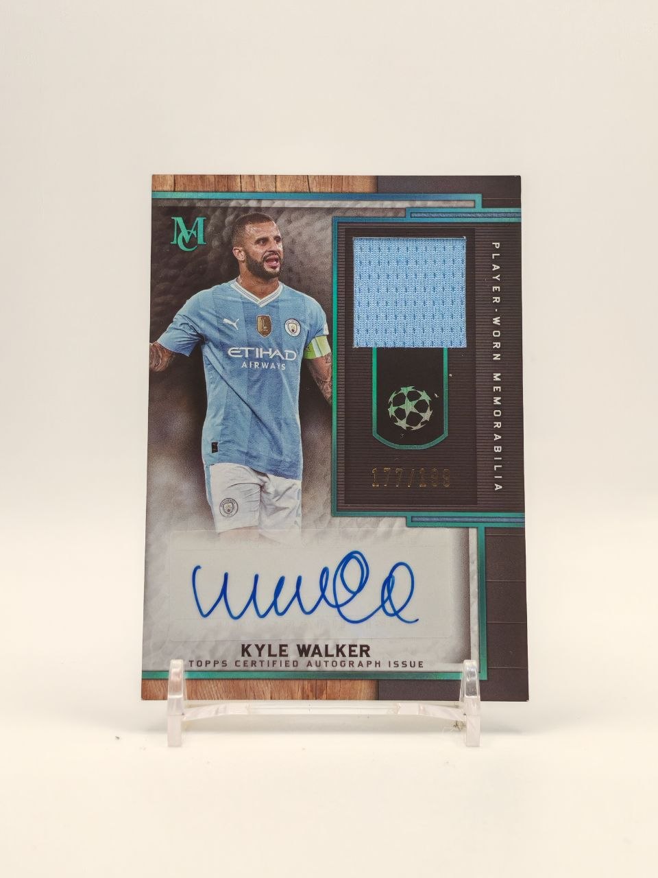 Fronte Kyle Walker Manchester City Topps Museum Collection Auto Relic 177/199