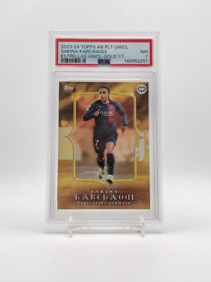 Sakina Karchaoui PSG Topps Estrellas UWCL Gold 1/1 PSA 7, fronte