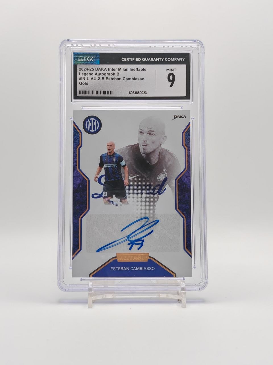 Esteban Cambiasso Daka Ineffable Auto Gold 01/05 CGC 9 fronte